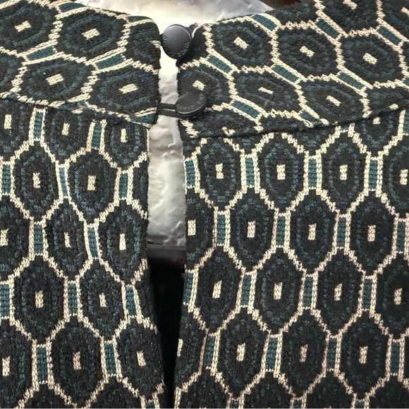 Vince Camuto Patterned Sleeveless mock necked shell - Picture 3 of 5